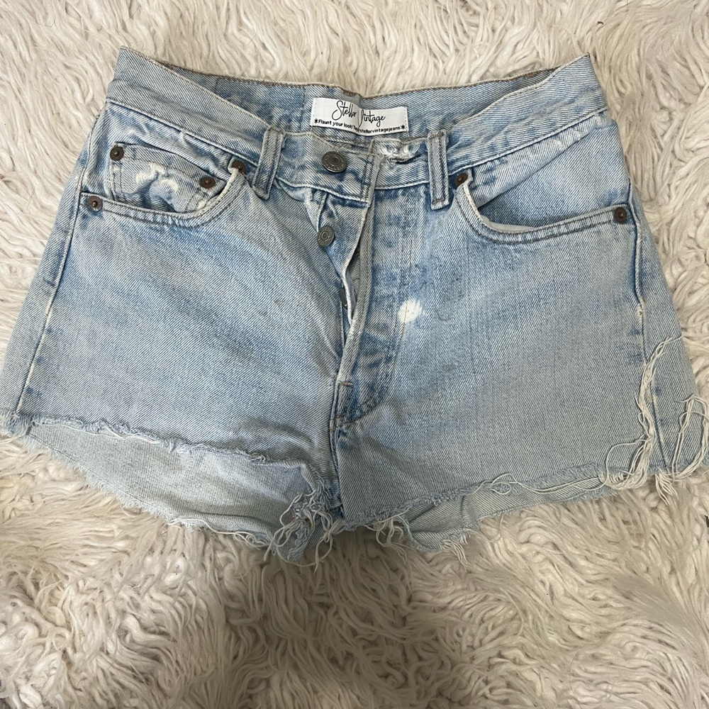 Womens vintage levi shorts Size 00 23